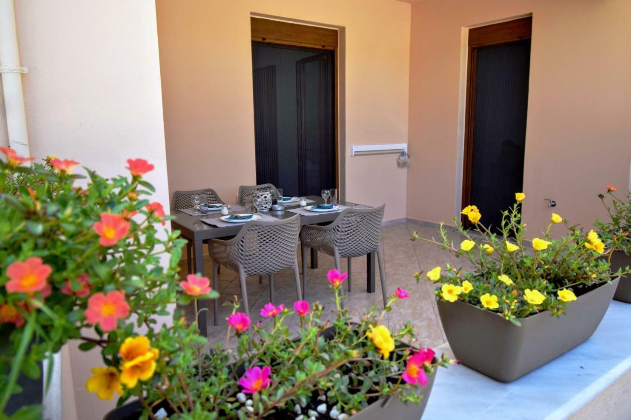 Petite Palace Ретимно Екстериор снимка
